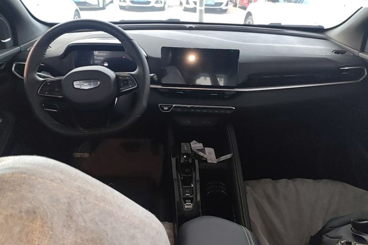 Used Geely Auto Coolray 2025 Bin Yue L 1.5TD DCT Beyond Edition Center Console