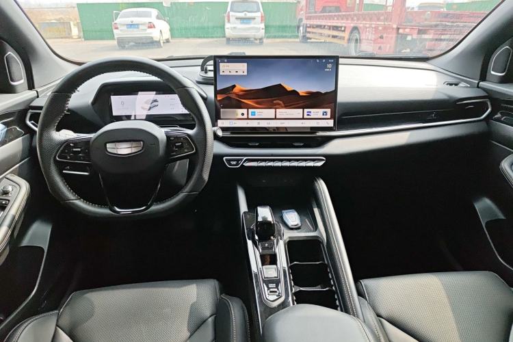 Used Geely Auto Coolray 2025 Bin Yue L 1.5T DCT Starlight Edition Center Console