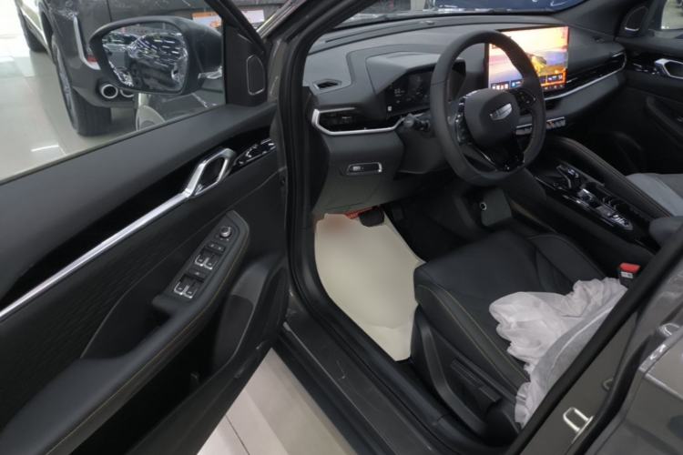 Used Geely Auto Coolray 2025 Bin Yue L 1.5TD DCT Star Diamond Driver Seat