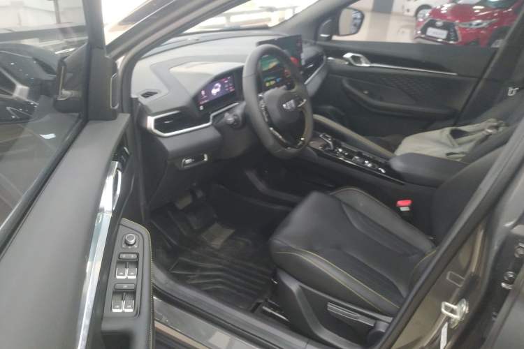 Used Geely Auto Coolray 2025 Bin Yue L 1.5T DCT Starlight Edition Driver Seat