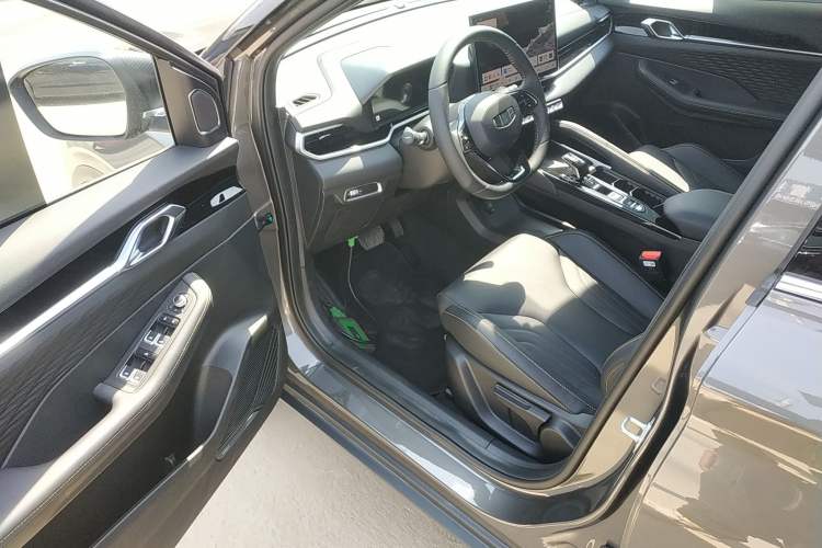 Used Geely Auto Coolray 2025 Bin Yue L 1.5TD DCT Star Diamond Driver Seat