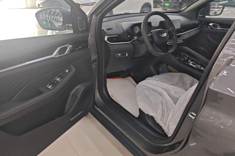 Used Geely Auto Coolray 2025 Bin Yue L 1.5TD DCT Beyond Edition Driver Seat