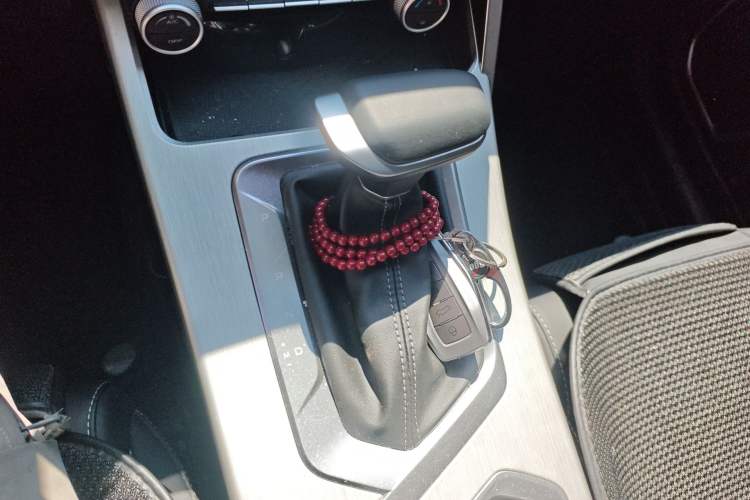 Used Geely Auto Coolray 2025 1.5L CVT Super Edition Gear Lever