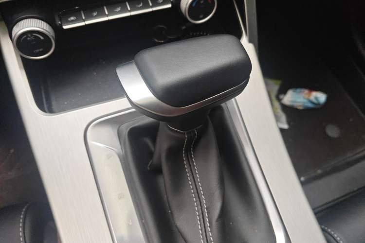 Used Geely Auto Coolray 2025 1.5L CVT Super Edition Gear Lever