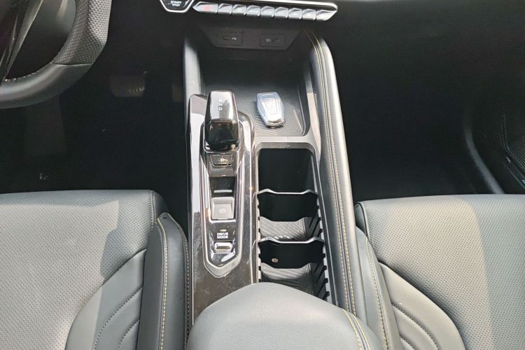 Used Geely Auto Coolray 2025 Bin Yue L 1.5T DCT Starlight Edition Gear Lever