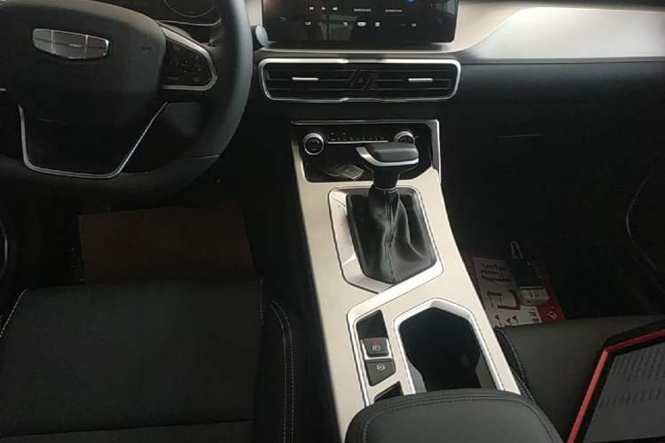 Used Geely Auto Coolray 2025 1.5L CVT Super Edition Gear Lever
