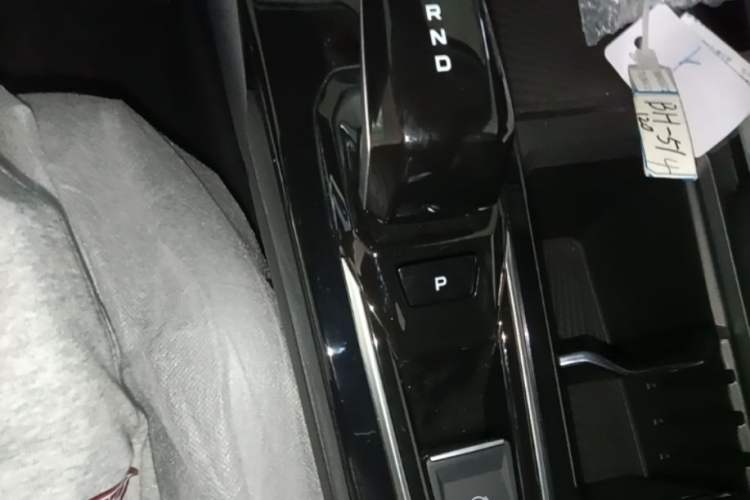 Used Geely Auto Coolray 2025 Bin Yue L 1.5T DCT Starlight Edition Gear Lever