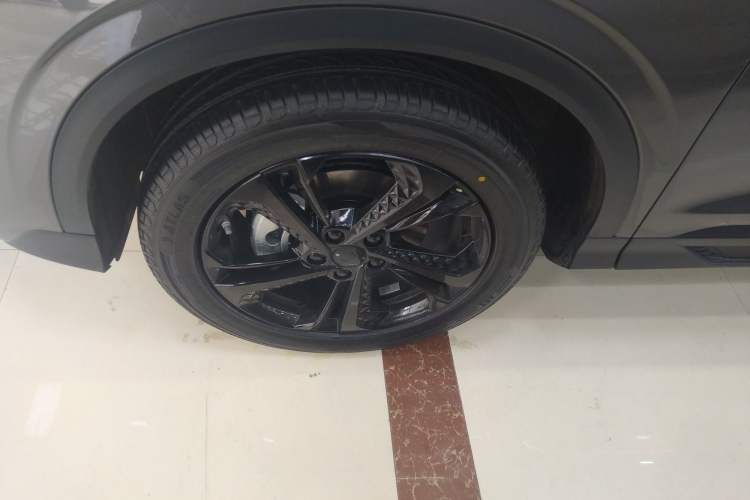 Used Geely Auto Coolray 2025 Bin Yue L 1.5T DCT Starlight Edition Left Front Wheel Hub