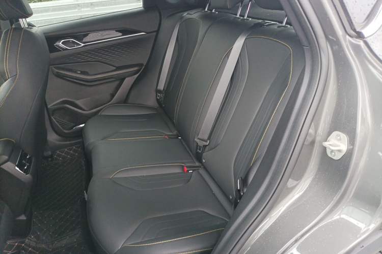 Used Geely Auto Coolray 2025 Bin Yue L 1.5T DCT Starlight Edition Left Rear Seat