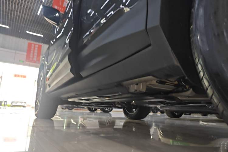 Used Geely Auto Coolray 2025 Bin Yue L 1.5TD DCT Beyond Edition Left Side Sill