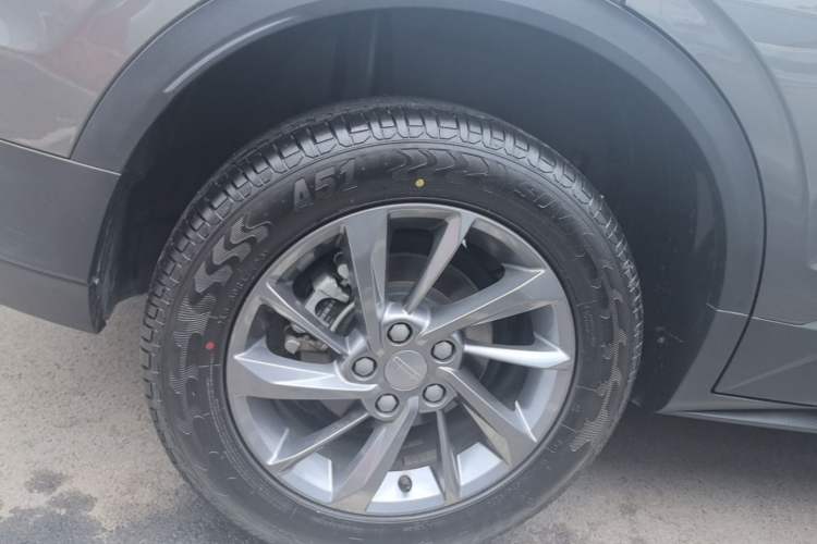 Used Geely Auto Coolray 2025 1.5L CVT Super Edition Right Rear Wheel Hub