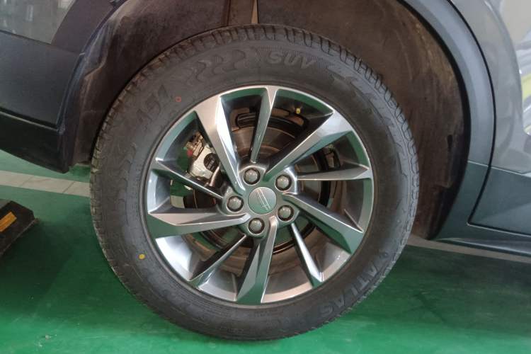 Used Geely Auto Coolray 2025 1.5L CVT Super Edition Right Rear Wheel Hub