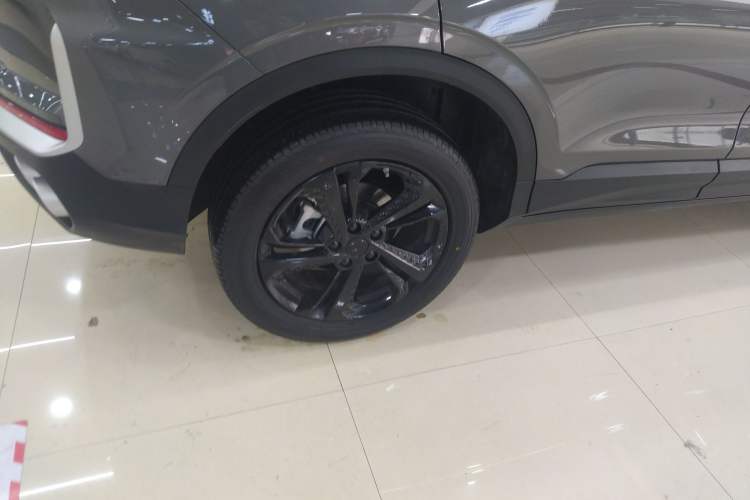 Used Geely Auto Coolray 2025 Bin Yue L 1.5T DCT Starlight Edition Right Rear Wheel Hub