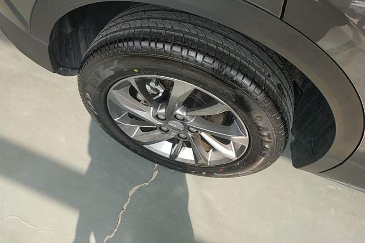 Used Geely Auto Coolray 2025 1.5L CVT Super Edition Right Rear Wheel Hub
