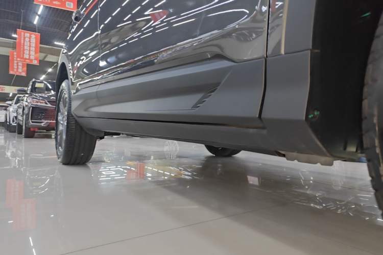 Used Geely Auto Coolray 2025 Bin Yue L 1.5TD DCT Beyond Edition Right Side Sill