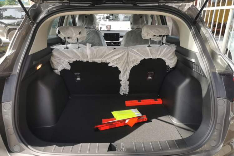 Used Geely Auto Coolray 2025 1.5L CVT Super Edition Trunk