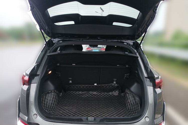 Used Geely Auto Coolray 2025 Bin Yue L 1.5T DCT Starlight Edition Trunk