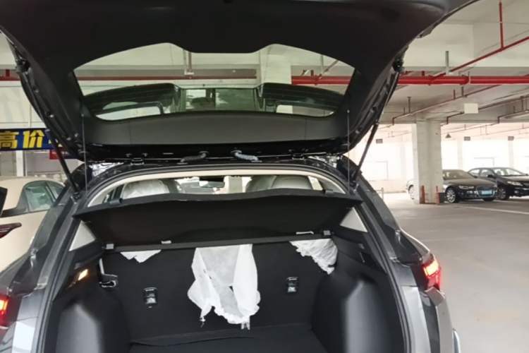 Used Geely Auto Coolray 2025 Bin Yue L 1.5T DCT Starlight Edition Trunk