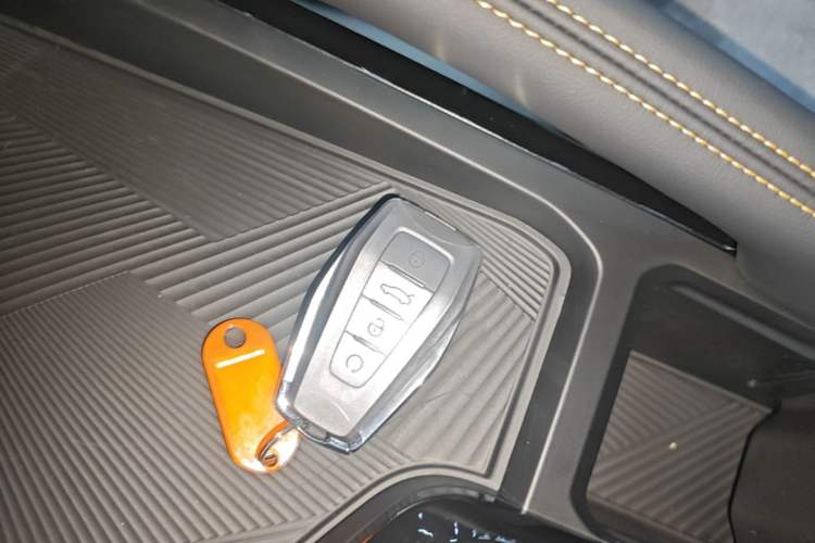 Used Geely Auto Coolray 2025 Bin Yue L 1.5TD DCT Beyond Edition Vehicle Key