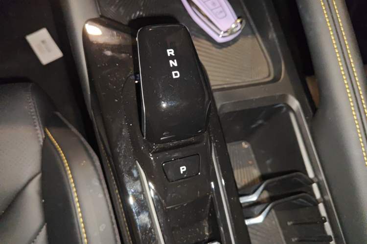 Used Geely Auto Coolray 2025 Bin Yue L 1.5T DCT Starlight Edition Gear Lever