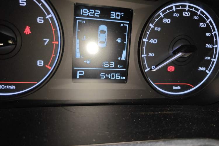 Used Geely Auto Coolray 2025 1.5L CVT Super Edition Odometer Close Up