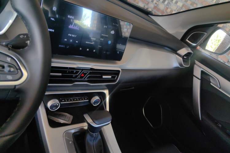 Used Geely Auto Coolray 2025 1.5L CVT Super Edition Audio And AC Panel