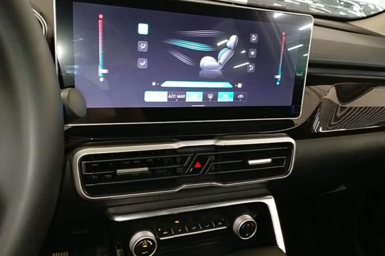 Used Geely Auto Coolray 2025 Model 1.5L CVT Superpower Edition MAX Audio And AC Panel