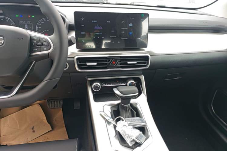 Used Geely Auto Coolray 2025 1.5L CVT Super Edition Audio And AC Panel