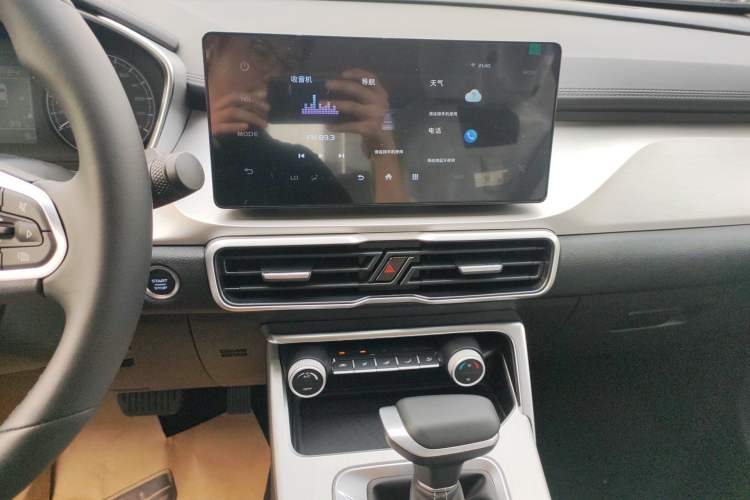 Used Geely Auto Coolray 2025 1.5L CVT Super Edition Audio And AC Panel