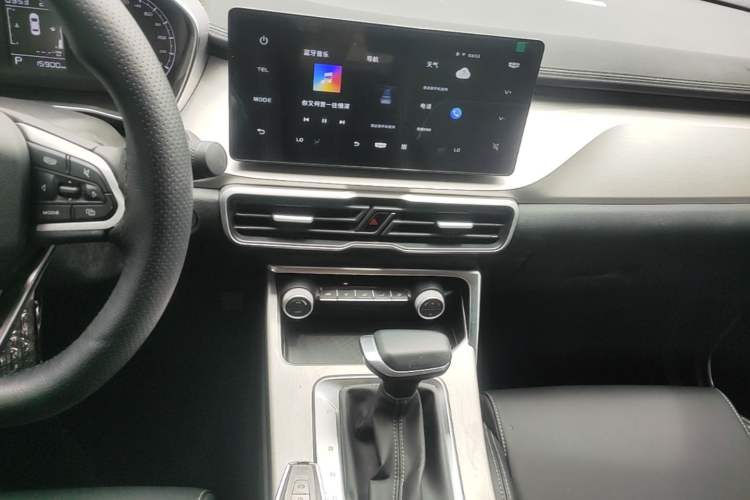Used Geely Auto Coolray 2025 1.5L CVT Super Edition Audio And AC Panel