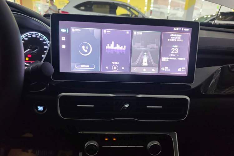 Used Geely Auto Coolray 2025 Model 1.5L CVT Superpower Edition MAX Audio And AC Panel