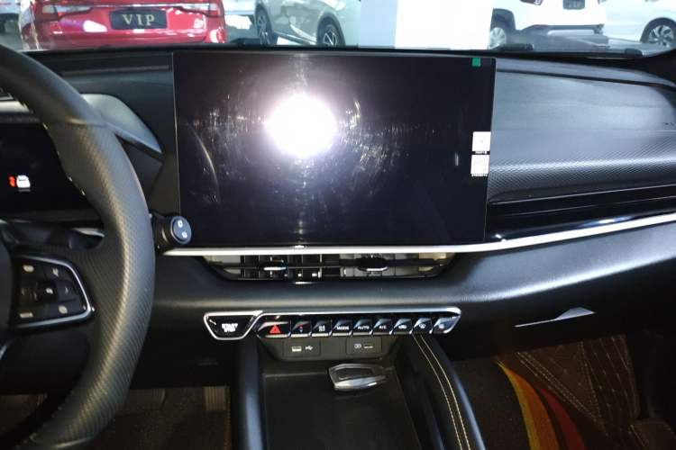 Used Geely Auto Coolray 2025 Bin Yue L 1.5TD DCT Star Diamond Audio And AC Panel