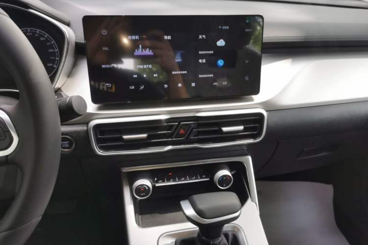 Used Geely Auto Coolray 2025 1.5L CVT Super Edition Audio And AC Panel