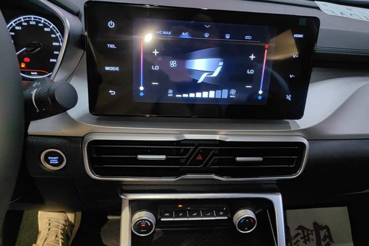 Used Geely Auto Coolray 2025 1.5L CVT Super Edition Audio And AC Panel