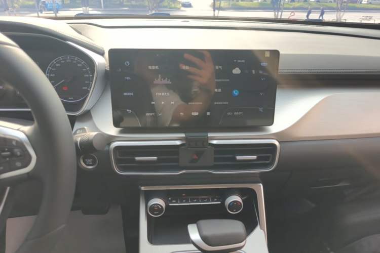Used Geely Auto Coolray 2025 1.5L CVT Super Edition Audio And AC Panel