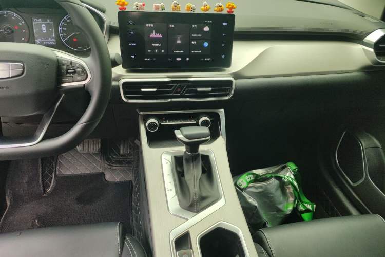 Used Geely Auto Coolray 2025 1.5L CVT Super Edition Audio And AC Panel