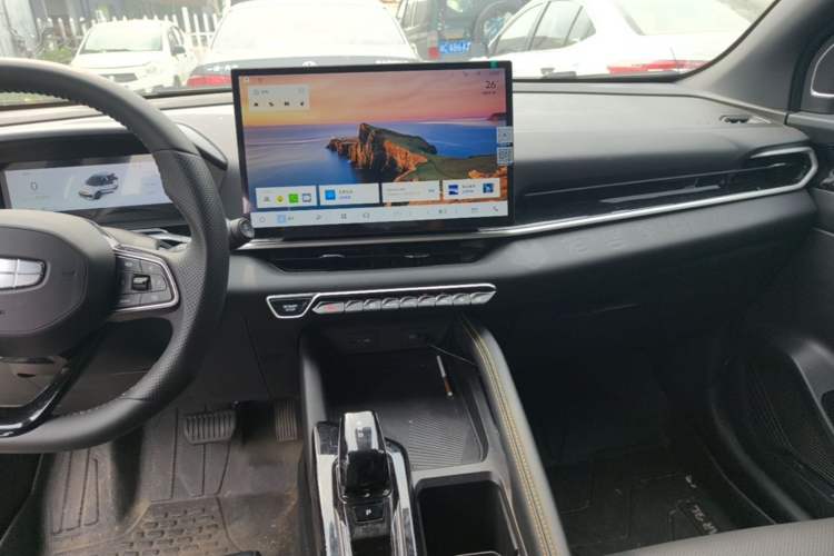 Used Geely Auto Coolray 2025 Bin Yue L 1.5T DCT Starlight Edition Audio And AC Panel