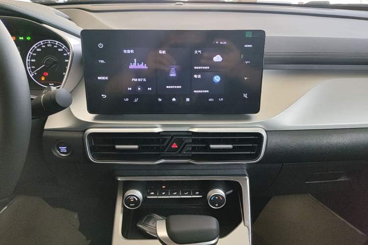Used Geely Auto Coolray 2025 1.5L CVT Super Edition Audio And AC Panel