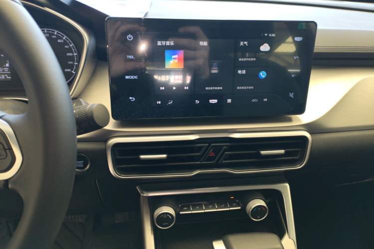 Used Geely Auto Coolray 2025 1.5L CVT Super Edition Audio And AC Panel