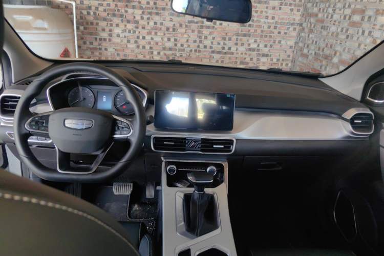 Used Geely Auto Coolray 2025 1.5L CVT Super Edition Center Console