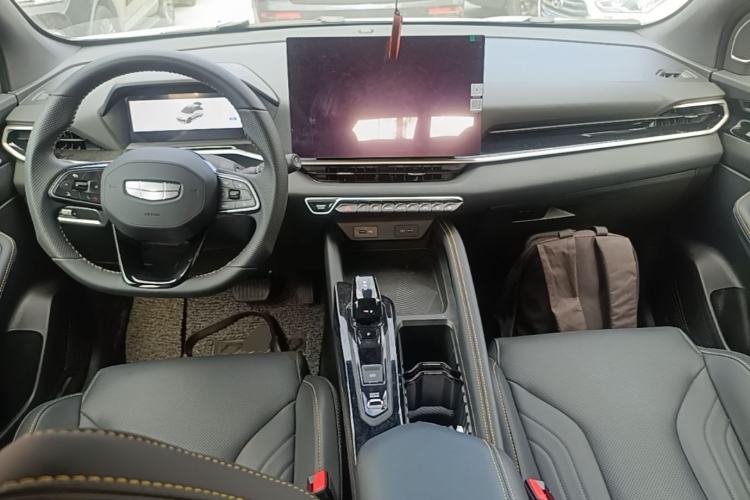 Used Geely Auto Coolray 2025 Bin Yue L 1.5T DCT Starlight Edition Center Console