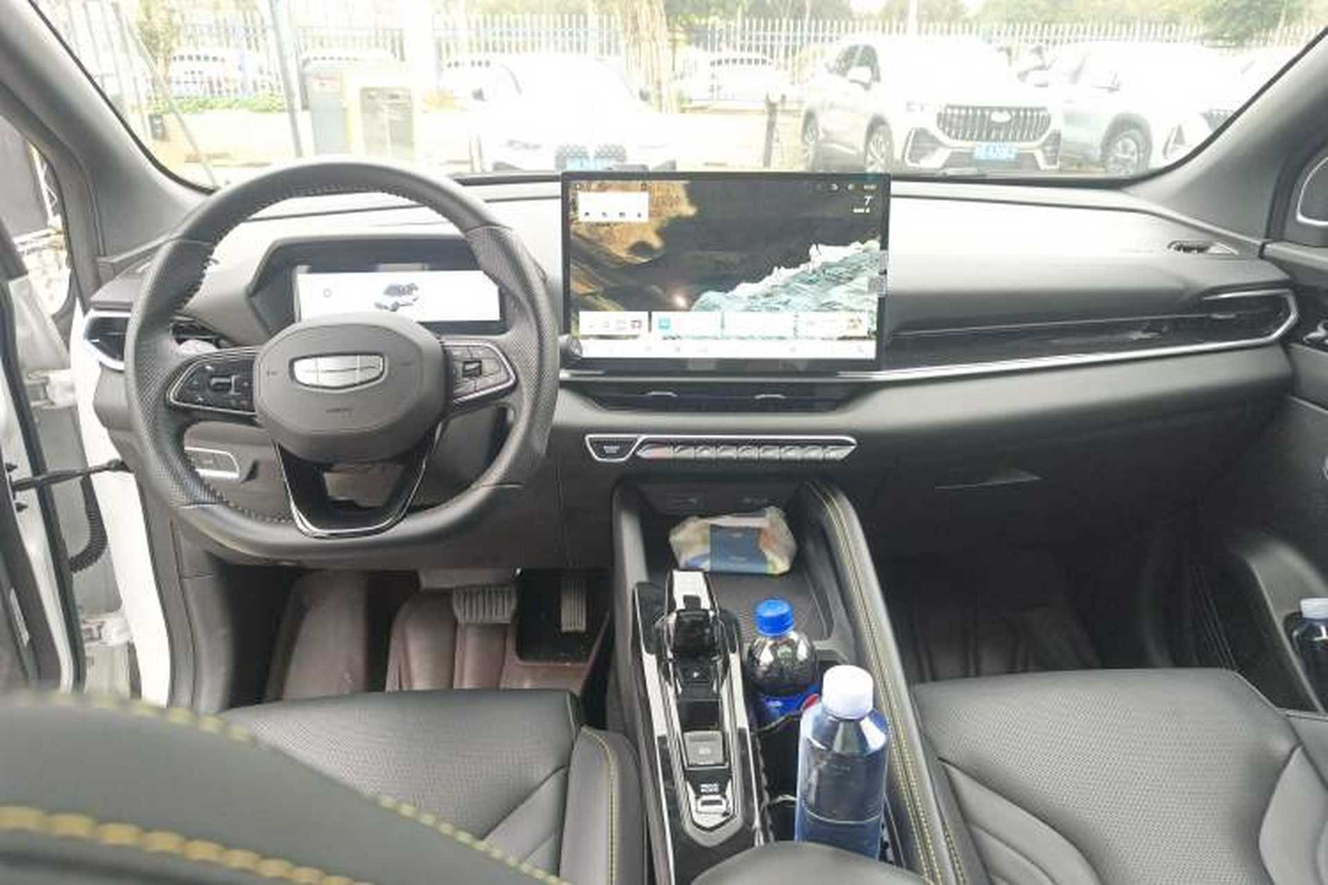 Used Geely Auto Coolray 2025 Bin Yue L 1.5T DCT Starlight Edition Center Console