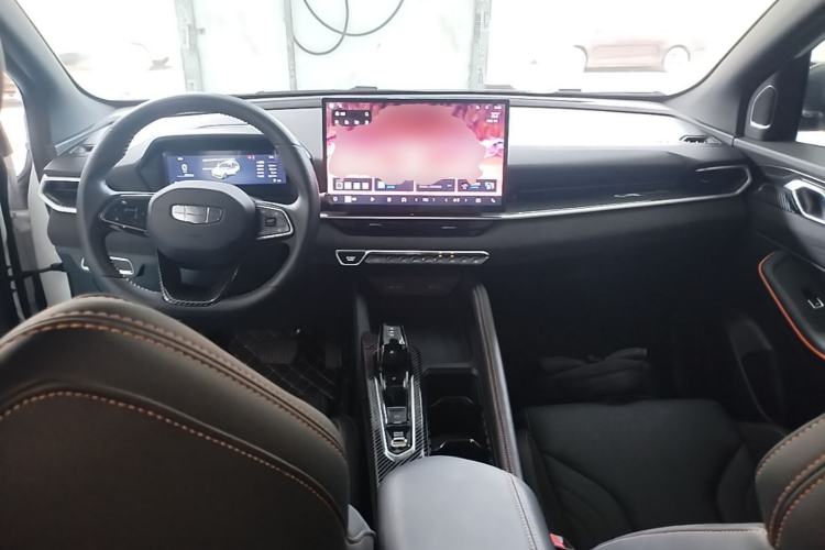 Used Geely Auto Coolray 2025 Model Bin Yue L 1.5TD DCT Battle Center Console
