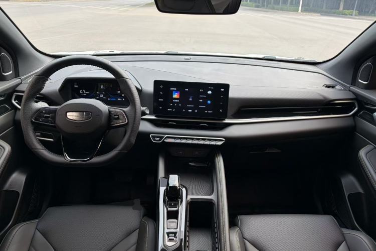 Used Geely Auto Coolray 2025 Bin Yue L 1.5TD DCT Beyond Edition Center Console