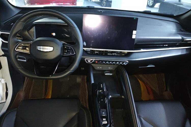 Used Geely Auto Coolray 2025 Bin Yue L 1.5TD DCT Star Diamond Center Console