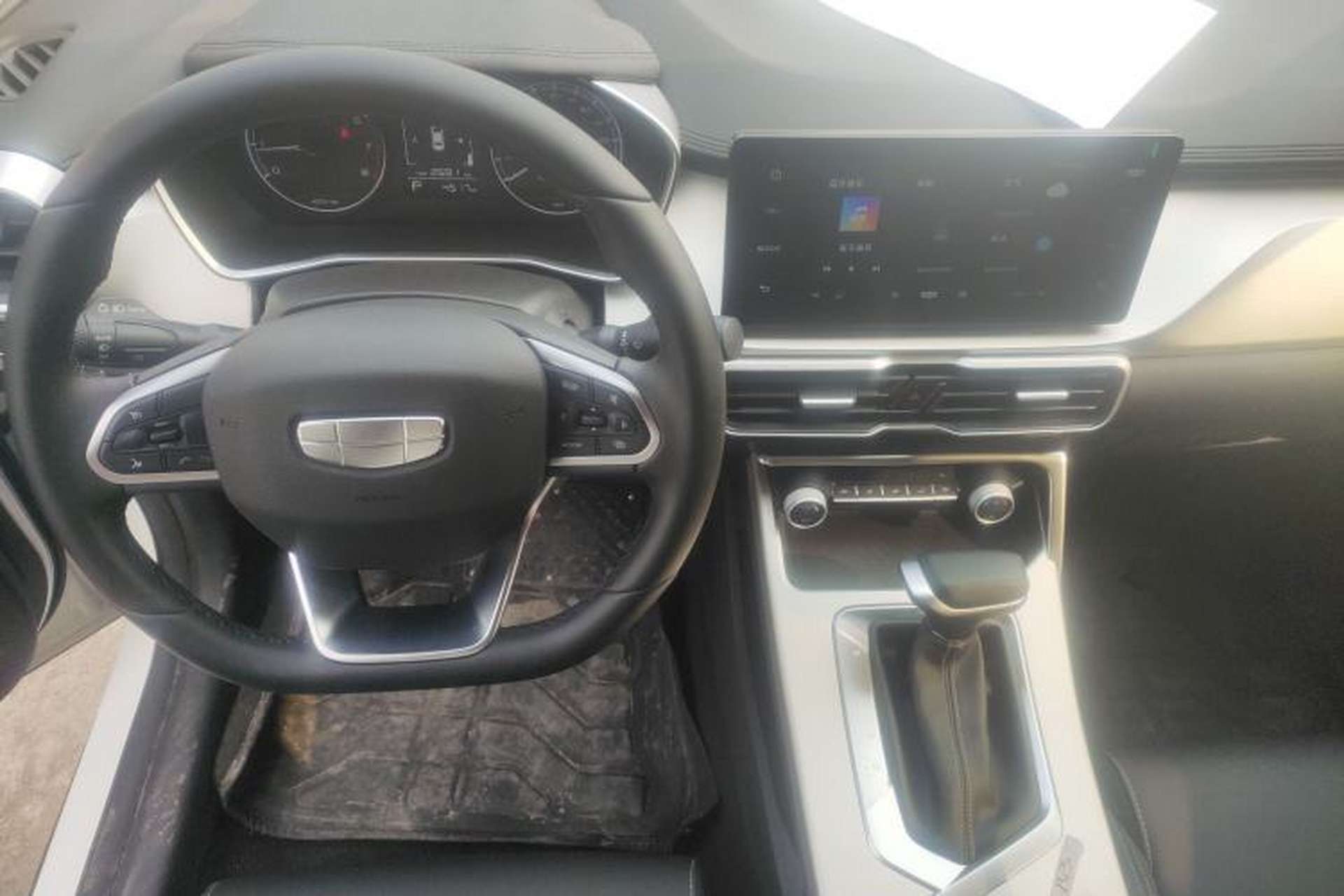 Used Geely Auto Coolray 2025 1.5L CVT Super Edition Center Console