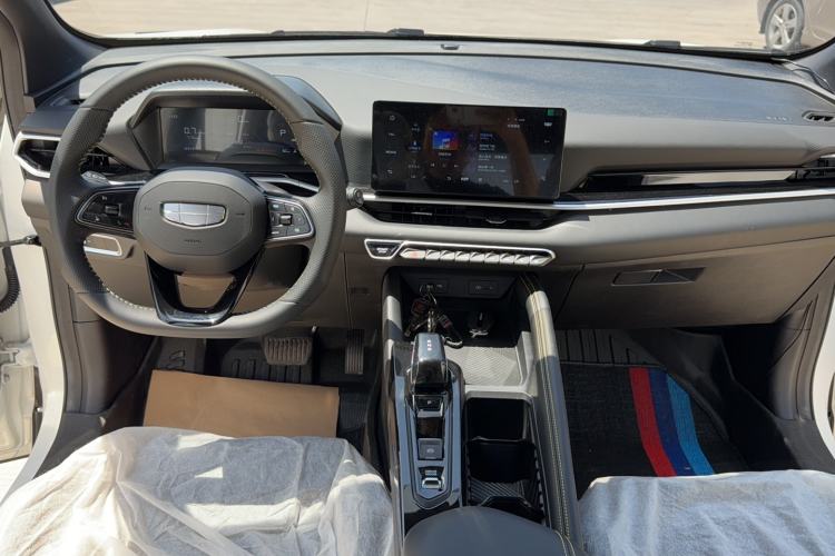 Used Geely Auto Coolray 2025 Bin Yue L 1.5TD DCT Beyond Edition Center Console