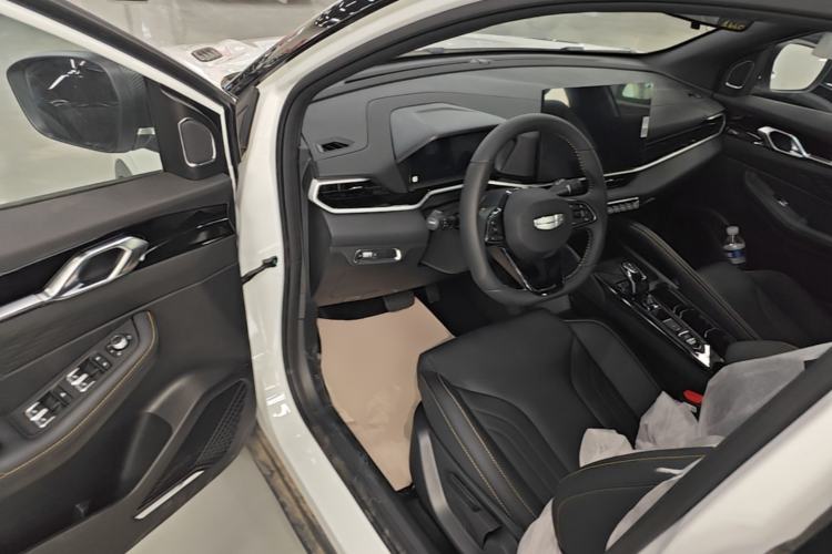 Used Geely Auto Coolray 2025 Bin Yue L 1.5TD DCT Star Diamond Driver Seat