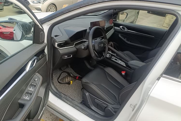 Used Geely Auto Coolray 2025 Bin Yue L 1.5T DCT Starlight Edition Driver Seat