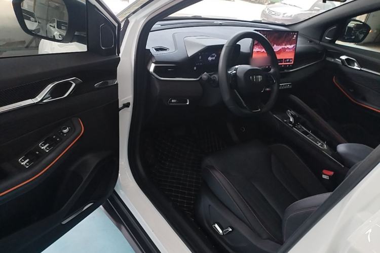 Used Geely Auto Coolray 2025 Model Bin Yue L 1.5TD DCT Battle Driver Seat